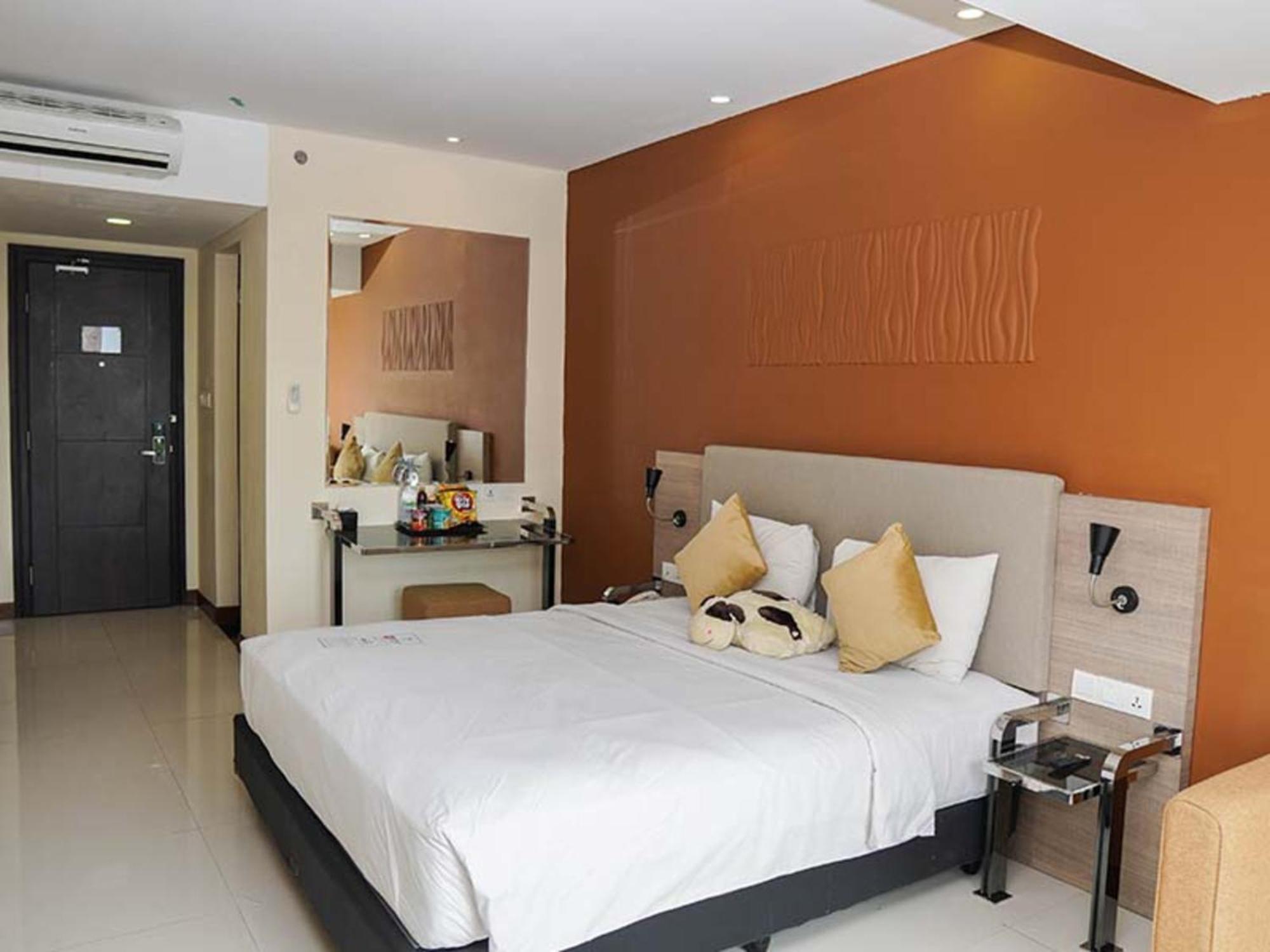 Verse Hotel Cirebon Exterior foto