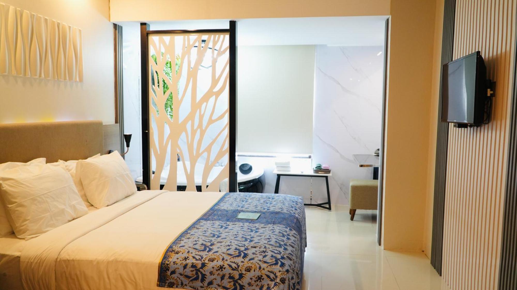 Verse Hotel Cirebon Exterior foto