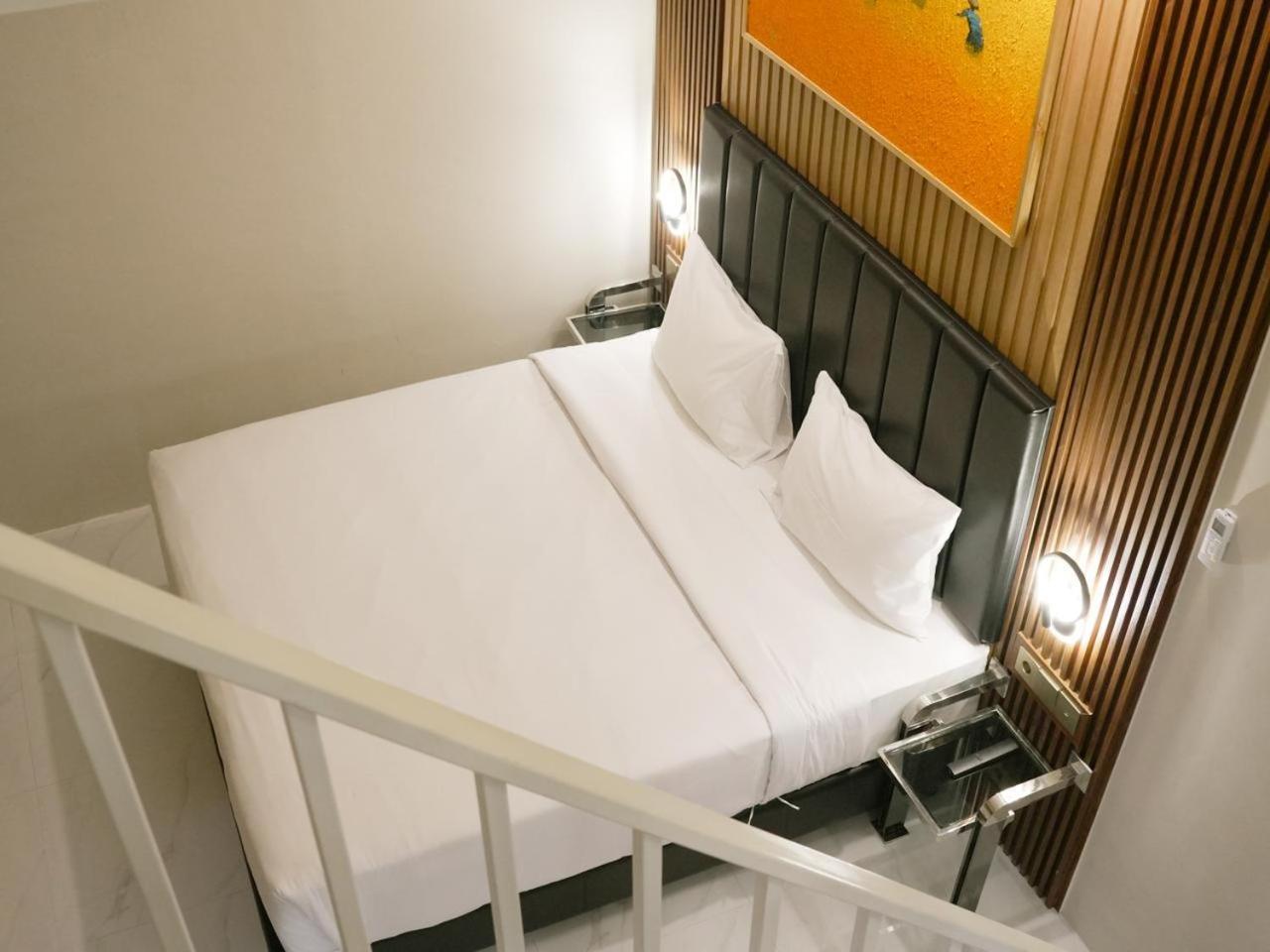 Verse Hotel Cirebon Exterior foto