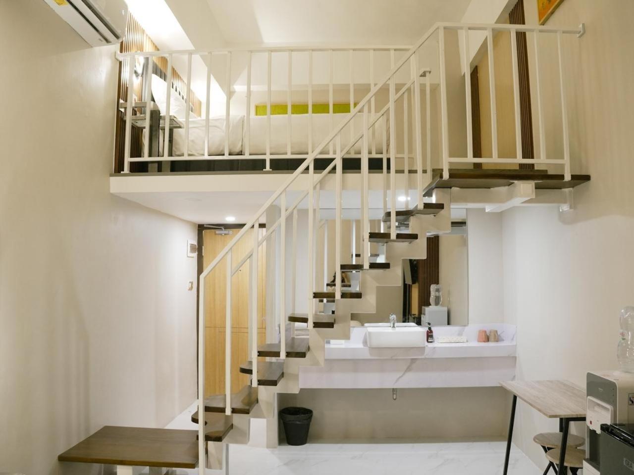 Verse Hotel Cirebon Exterior foto